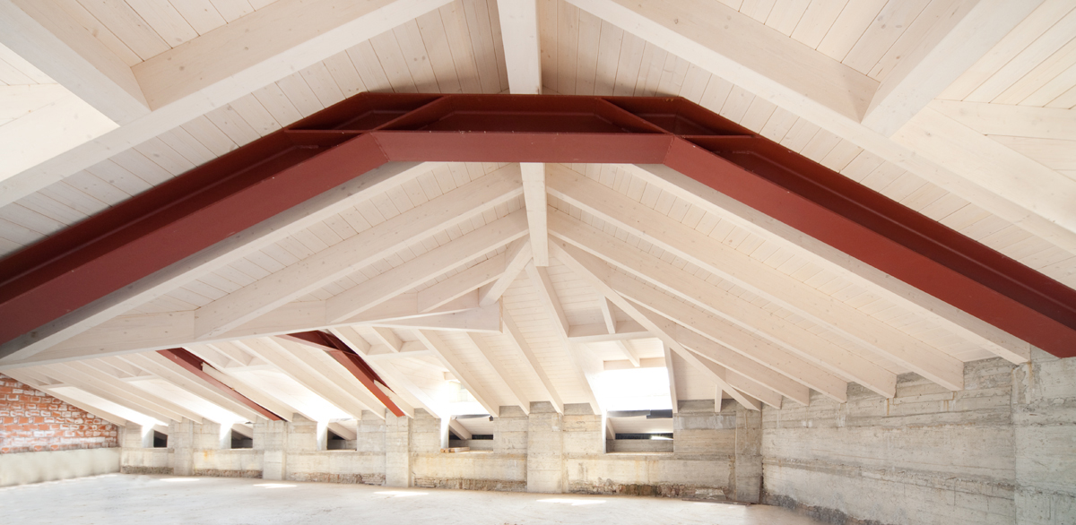 copertura in legno moderna con sottotetto