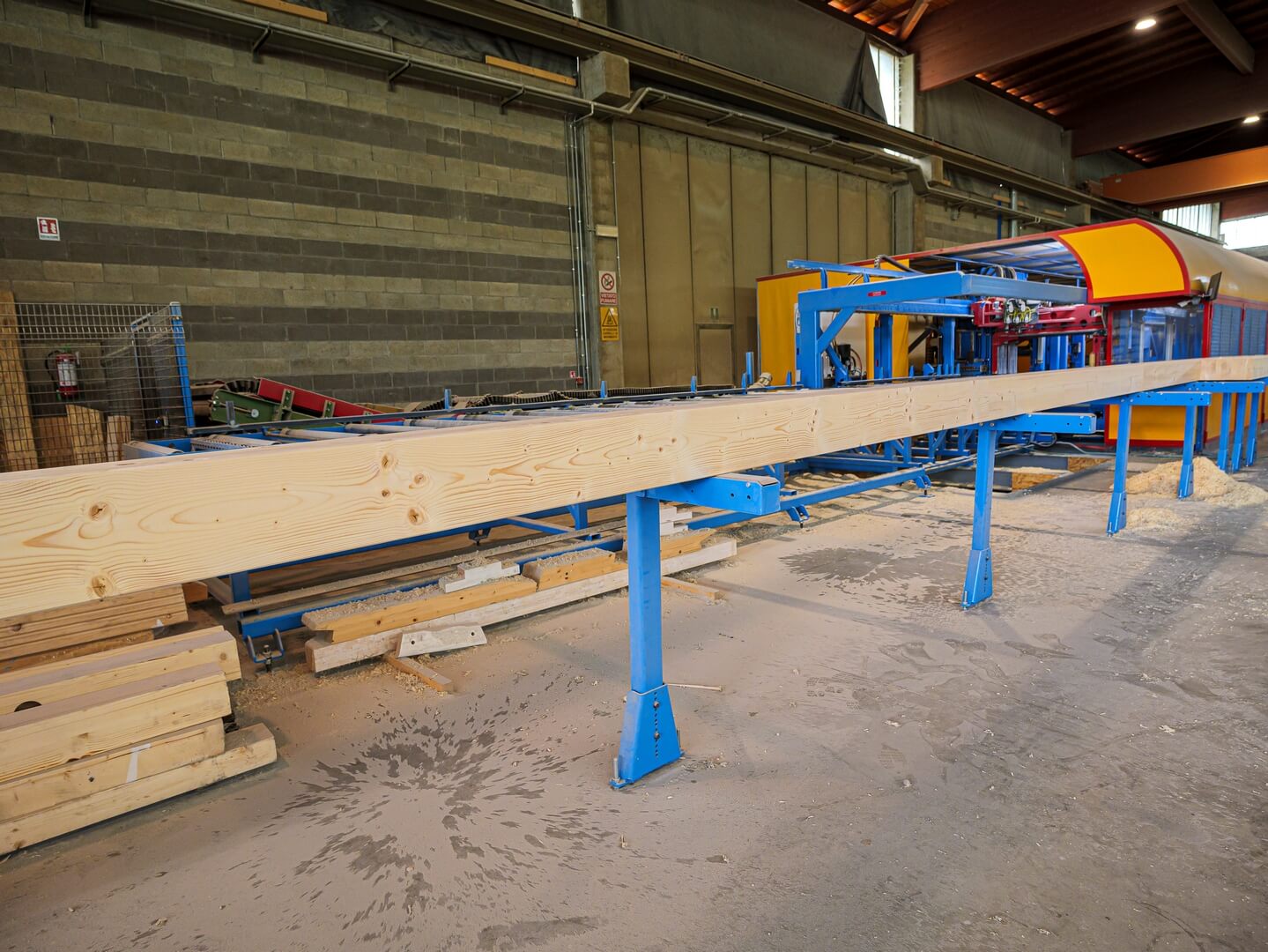 lavorazione trave per copertura in legno