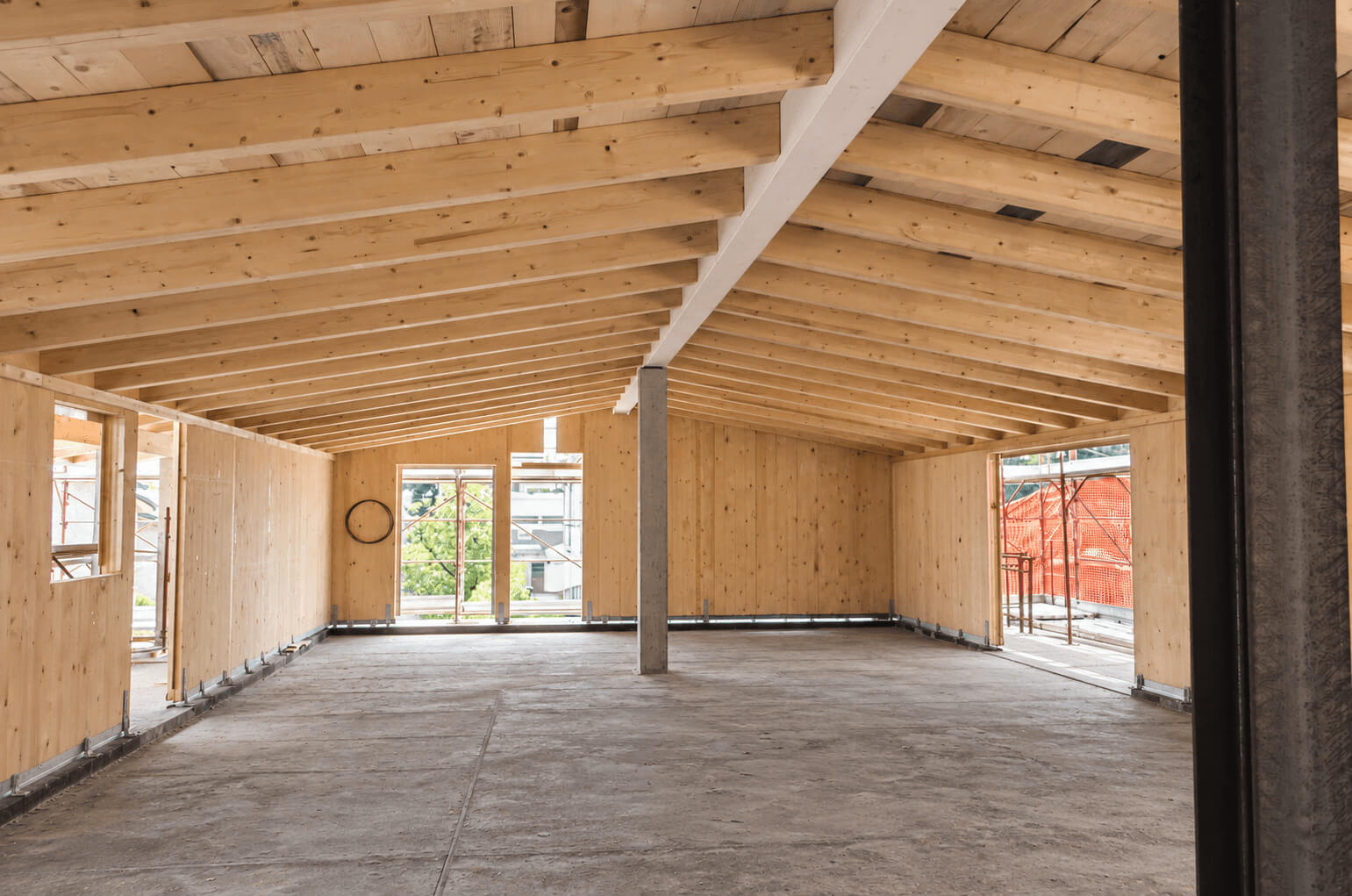 sopralzo in legno con tetto in legno realizzato a Meda in Lombardia